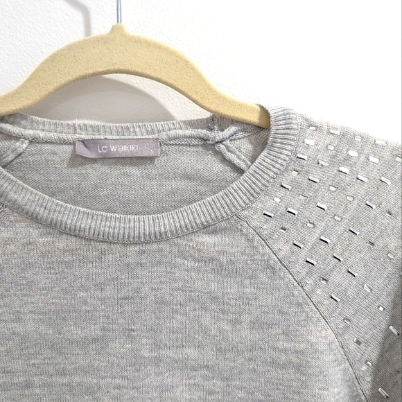 Lc Waikiki sweater with sparking shoulders - Picture 2 of 5